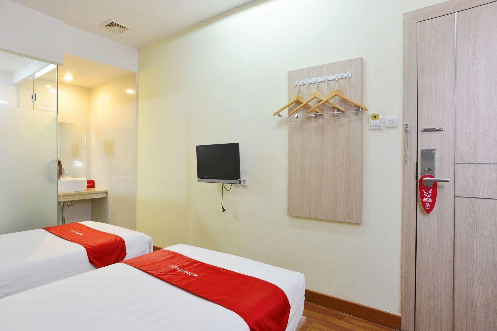 Zen Rooms Rujia Pecenongan Jacarta Exterior foto