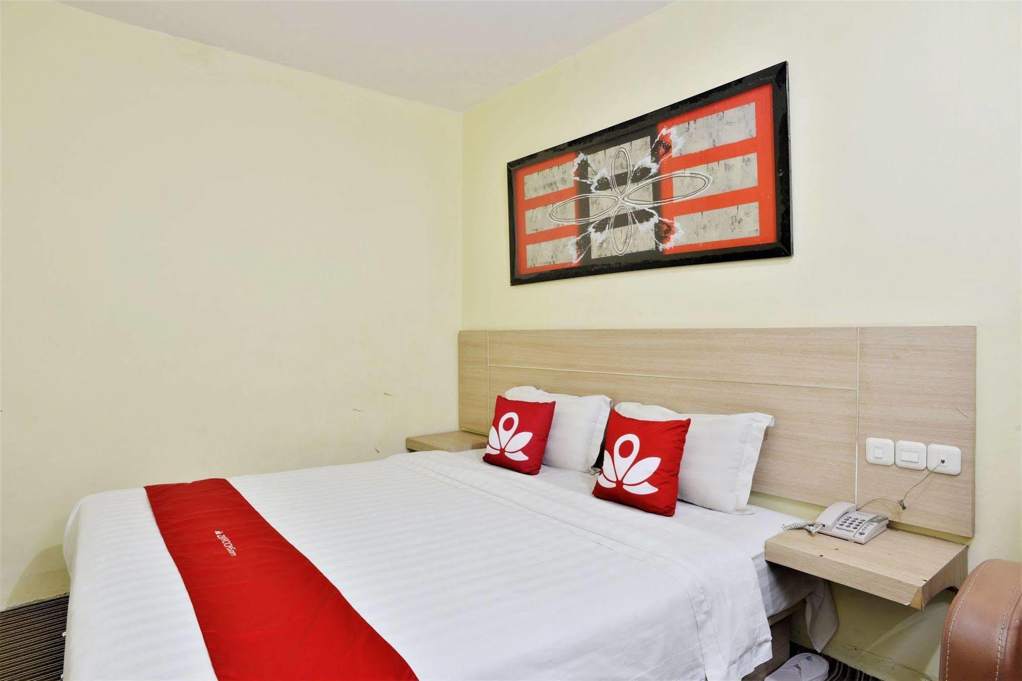 Zen Rooms Rujia Pecenongan Jacarta Exterior foto