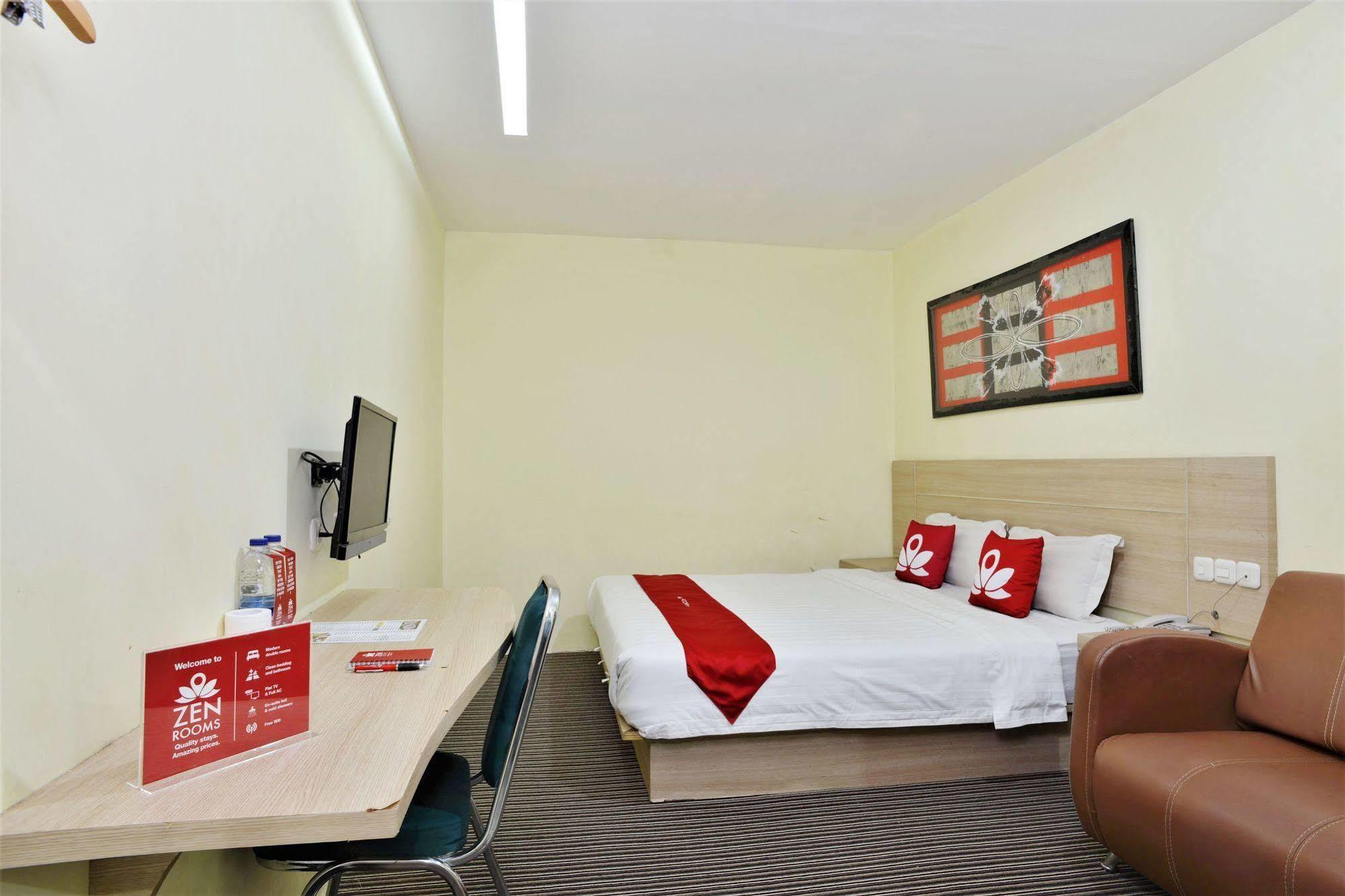 Zen Rooms Rujia Pecenongan Jacarta Exterior foto