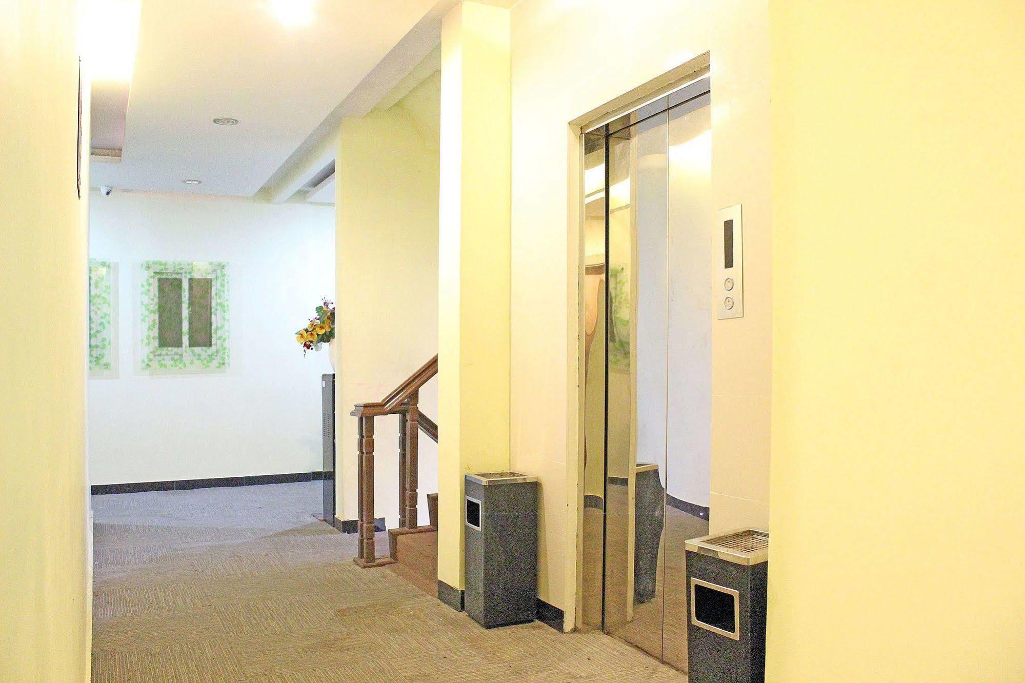 Zen Rooms Rujia Pecenongan Jacarta Exterior foto